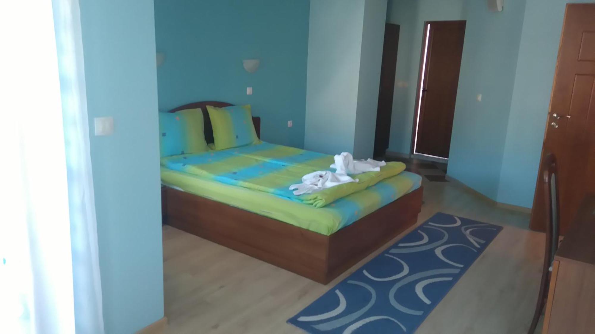 Guest House H Dzhogolanov 코프리브시티차 외부 사진