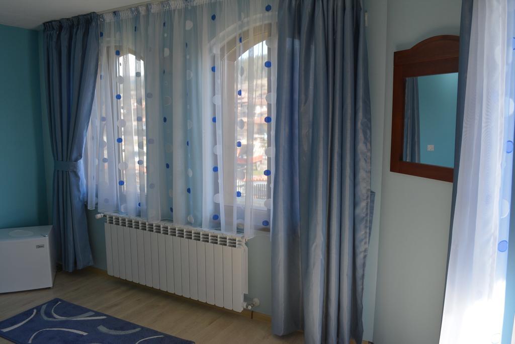 Guest House H Dzhogolanov 코프리브시티차 외부 사진