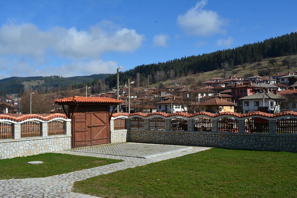 Guest House H Dzhogolanov 코프리브시티차 외부 사진