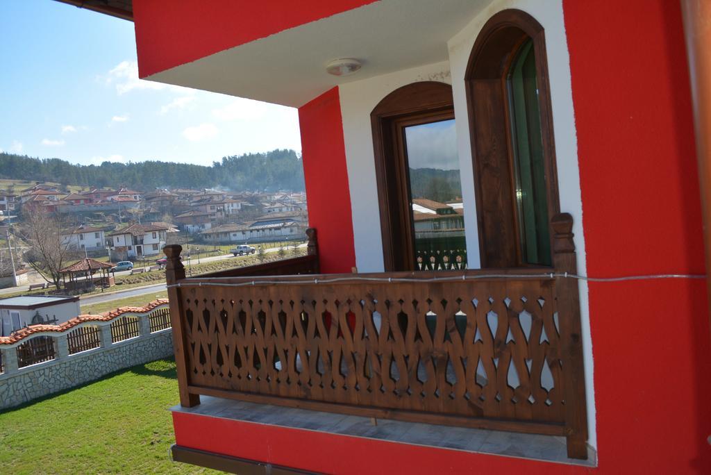Guest House H Dzhogolanov 코프리브시티차 외부 사진