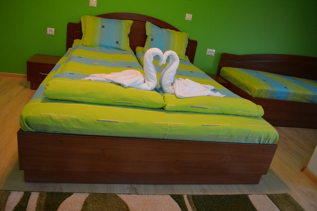 Guest House H Dzhogolanov 코프리브시티차 외부 사진