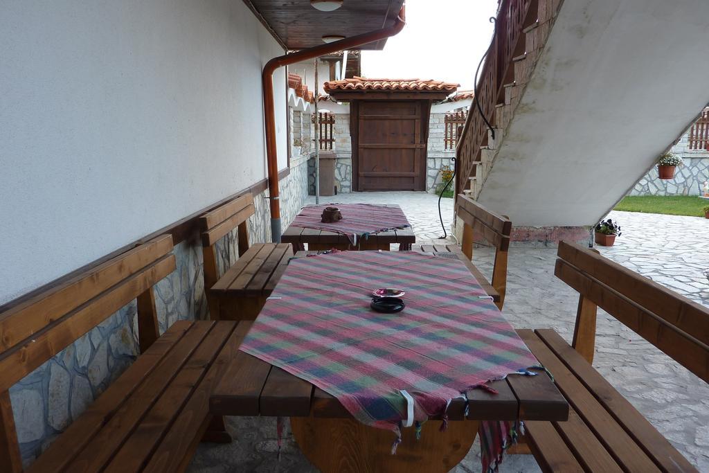 Guest House H Dzhogolanov 코프리브시티차 외부 사진