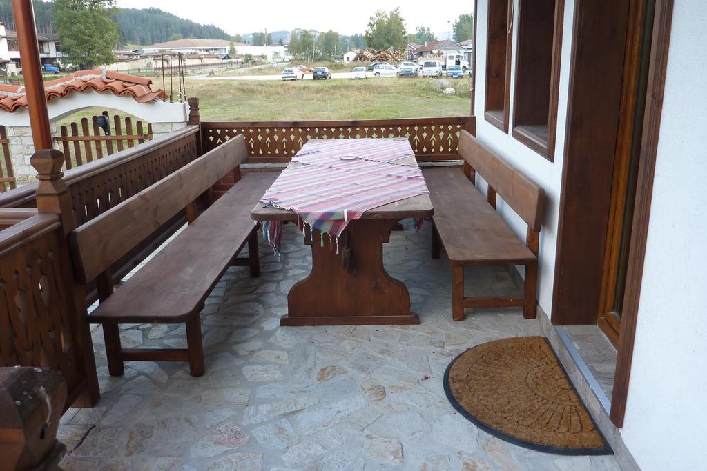 Guest House H Dzhogolanov 코프리브시티차 외부 사진