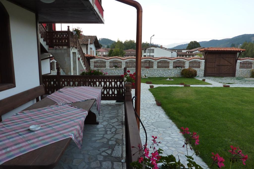 Guest House H Dzhogolanov 코프리브시티차 외부 사진