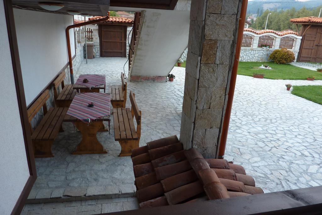 Guest House H Dzhogolanov 코프리브시티차 외부 사진