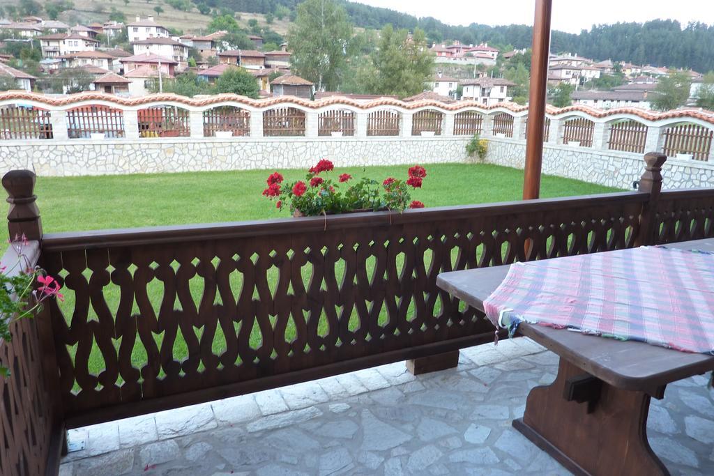 Guest House H Dzhogolanov 코프리브시티차 외부 사진