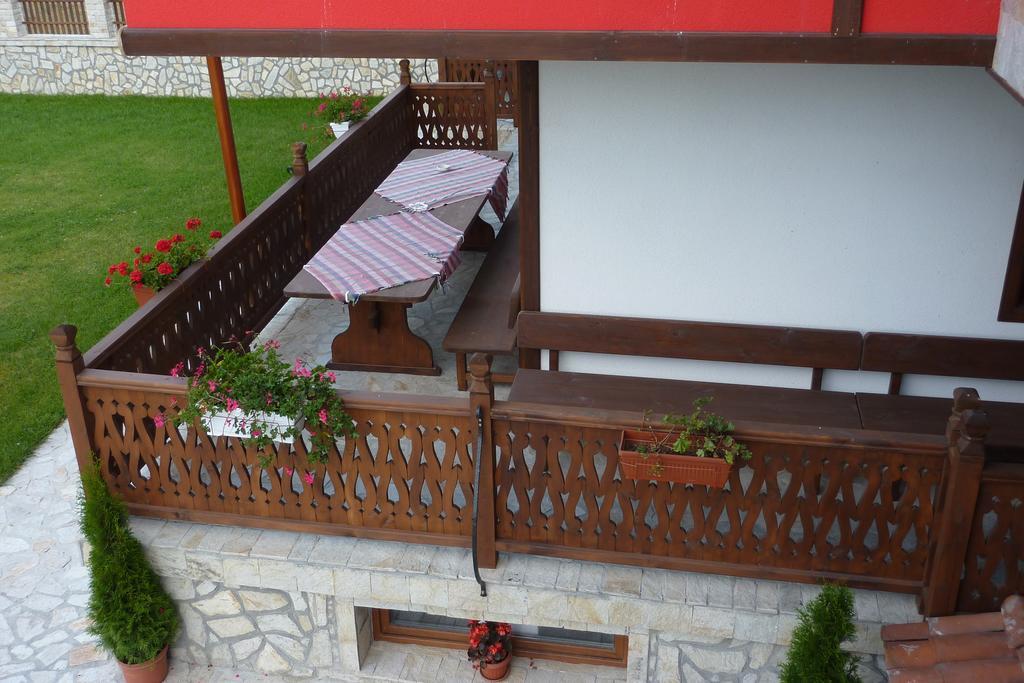 Guest House H Dzhogolanov 코프리브시티차 외부 사진