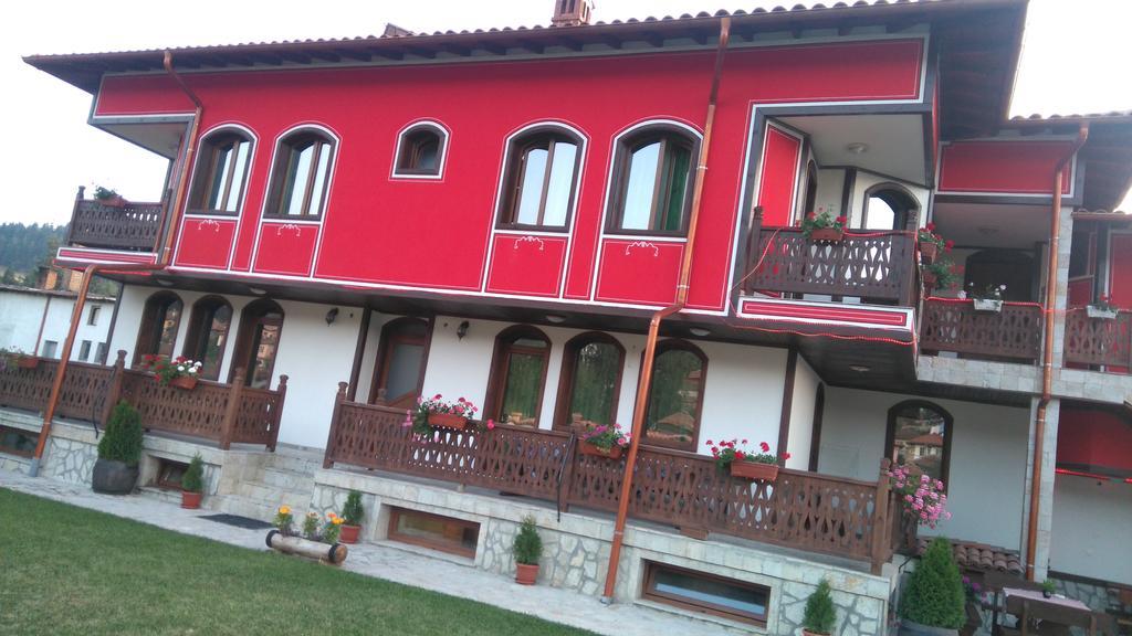 Guest House H Dzhogolanov 코프리브시티차 외부 사진