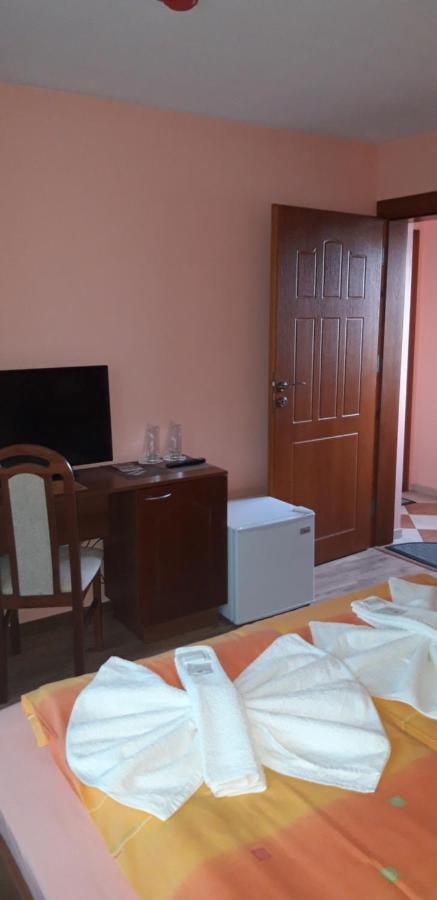 Guest House H Dzhogolanov 코프리브시티차 외부 사진